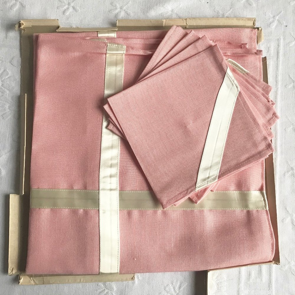 Vintage 1950s Pink Linen Tablecloth & Napkin Set